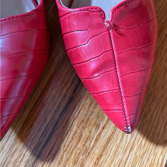 Red point toe croc embossed flats - Picture 3 of 3